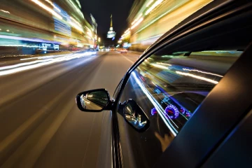 இலங்கையை போல இங்கு இல்லை....  இடது பக்க போக்குவரத்து விதி பின்பற்றும் விசித்திர நாடுங்கள்! ஏன் தெரியுமா?