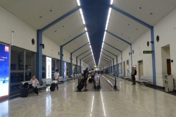 கட்டுநாயக்க விமான நிலையத்தில் பயணிகளால் கைவிடப்பட்ட பொதிகளில் சிக்கிய மர்மம் | Parcels In Bia Found Mysterious Items கட்டுநாயக்க விமான நிலையத்தில் பயணிகளால் கைவிடப்பட்ட பொதிகளில் சிக்கிய மர்மம் | Parcels In Bia Found Mysterious Items