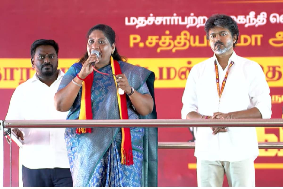 ரொம்ப கேவலமா பேசுறாங்க - முதல்வர் விஜய் முன் கண்கலங்கிய வேட்பாளர் சத்யபாமா | Tvk Candidate Sathyabama Cries Infront Of Cm Vijay ரொம்ப கேவலமா பேசுறாங்க - முதல்வர் விஜய் முன் கண்கலங்கிய வேட்பாளர் சத்யபாமா | Tvk Candidate Sathyabama Cries Infront Of Cm Vijay