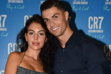 மனைவிக்கு நடுகடலில் தீவு, ரொனால்டா வேற லெவல்