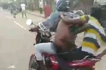 போராட்டக்காரர்கள் மீது துப்பாக்கி பிரயோகம்?  ரம்புக்கனையில் பதற்றமான சூழல் (Photos)