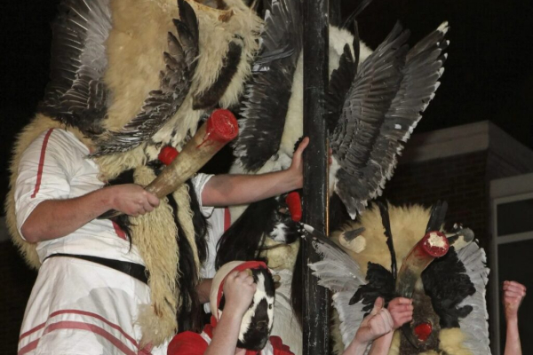 ஜேர்மனியில் பெண்களை மட்டும் பாதிக்கும் சர்ச்சைக்குரிய பாரம்பரிய நிகழ்வுக்கு முடிவு | Spanking Klaasohm Festival To Ends In Germany ஜேர்மனியில் பெண்களை மட்டும் பாதிக்கும் சர்ச்சைக்குரிய பாரம்பரிய நிகழ்வுக்கு முடிவு | Spanking Klaasohm Festival To Ends In Germany