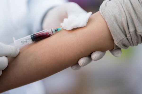 அரசு மருத்துவமனையில் தவறான ரத்தம் செலுத்தியதில் 6 குழந்தைகளுக்கு HIV தொற்று | 6 Kids Test Hiv After Blood Transfusion At Gov Hos