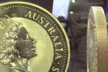 මිලියන 6.6ක් වටිනා රන් කාසියක් උස්සයි