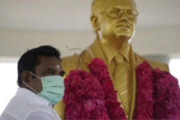 திருச்செந்தூரில் சிவந்தி ஆதித்தனார் சிலைக்கு முதல்வர் மரியாதை