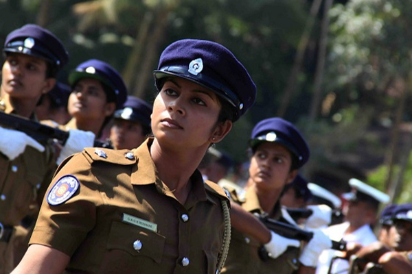 இலங்கையில் பிரபுகளின் பாதுகாப்புக்காக குவிக்கப்பட்டுள்ள பெருந்தொகை பொலிஸார் | 7693 Police Officers Are On Duty For The Protectio
