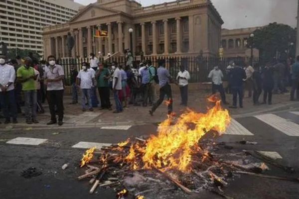 காலிமுகத்திடல் போராட்டக்காரர்கள் காடையர்களா? எகிறும் எம்.பி | Are The Anti Vacation Protesters Quail Ekirum Mp