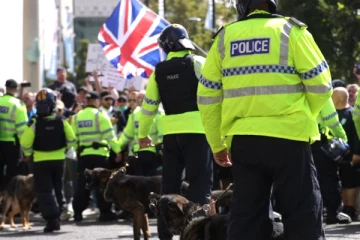 பிரித்தானியாவில் அடுத்தடுத்து வெடித்த கலவரங்கள்; குற்றத்தை ஒப்புக்கொண்ட 13 வயது சிறுமி