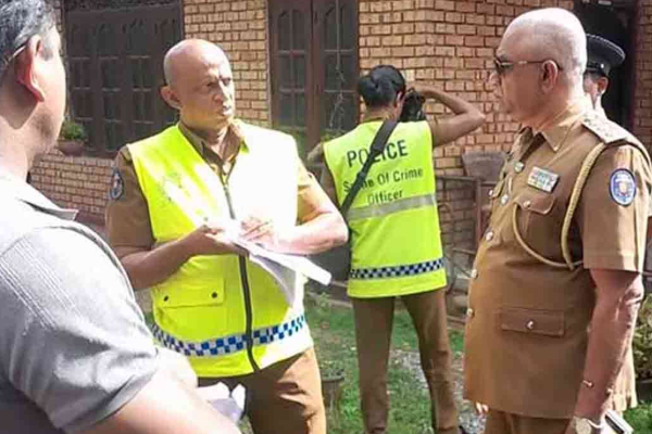 பொலிஸ் அதிகாரி மீது கொலைவெறித் தாக்குதல் ; வீட்டிலிருந்தபோது அரங்கேற்றப்பட்ட கொடூரம் | Police Officer Attacked In Brutal Murder Rage