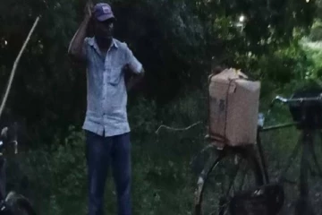 வவுனியாவில் மனித கழிவுகளை குளப்பகுதியில் வீச வந்த நபருக்கு மக்களால் நேர்ந்த கதி!