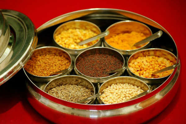 வீட்டில் இந்த பொருளை இப்படி வைப்பதனால் லக்ஷ்மி கடாட்சம் பெருகுமாம் | Lakshmi Kataksha Will Increase