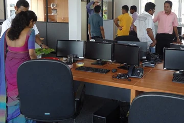 அரச ஊழியர்களின் சம்பளத்தை அதிகரிக்குமாறு கோரிக்கை