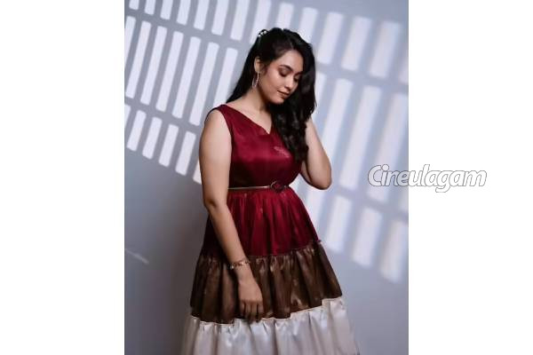 பிக்பாஸ் வீடு பெண்களுக்கு, ஏற்புடையது அல்ல.. முன்னாள் போட்டியாளர் பவித்ரா பேட்டி! | Serial Actress Pavithra Open Talk About Bigg Boss பிக்பாஸ் வீடு பெண்களுக்கு, ஏற்புடையது அல்ல.. முன்னாள் போட்டியாளர் பவித்ரா பேட்டி! | Serial Actress Pavithra Open Talk About Bigg Boss