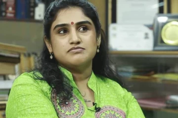 வனிதாவின் செயலை கண்டு திட்டித்தீர்க்கும் நெட்டிசன்கள்!