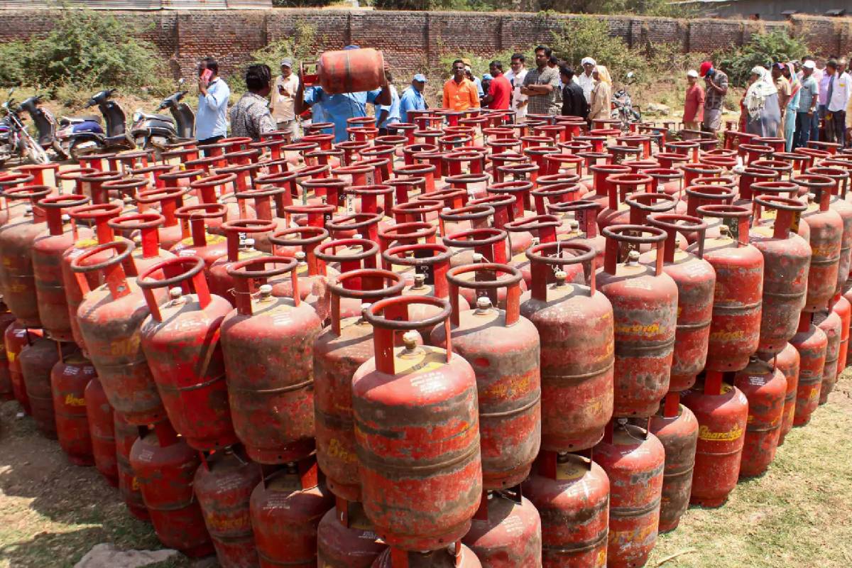சமையல் எரிவாயு உருளைகள் விலை மீண்டும் உயர்வு | Lpg Cylinder Price Increased சமையல் எரிவாயு உருளைகள் விலை மீண்டும் உயர்வு | Lpg Cylinder Price Increased