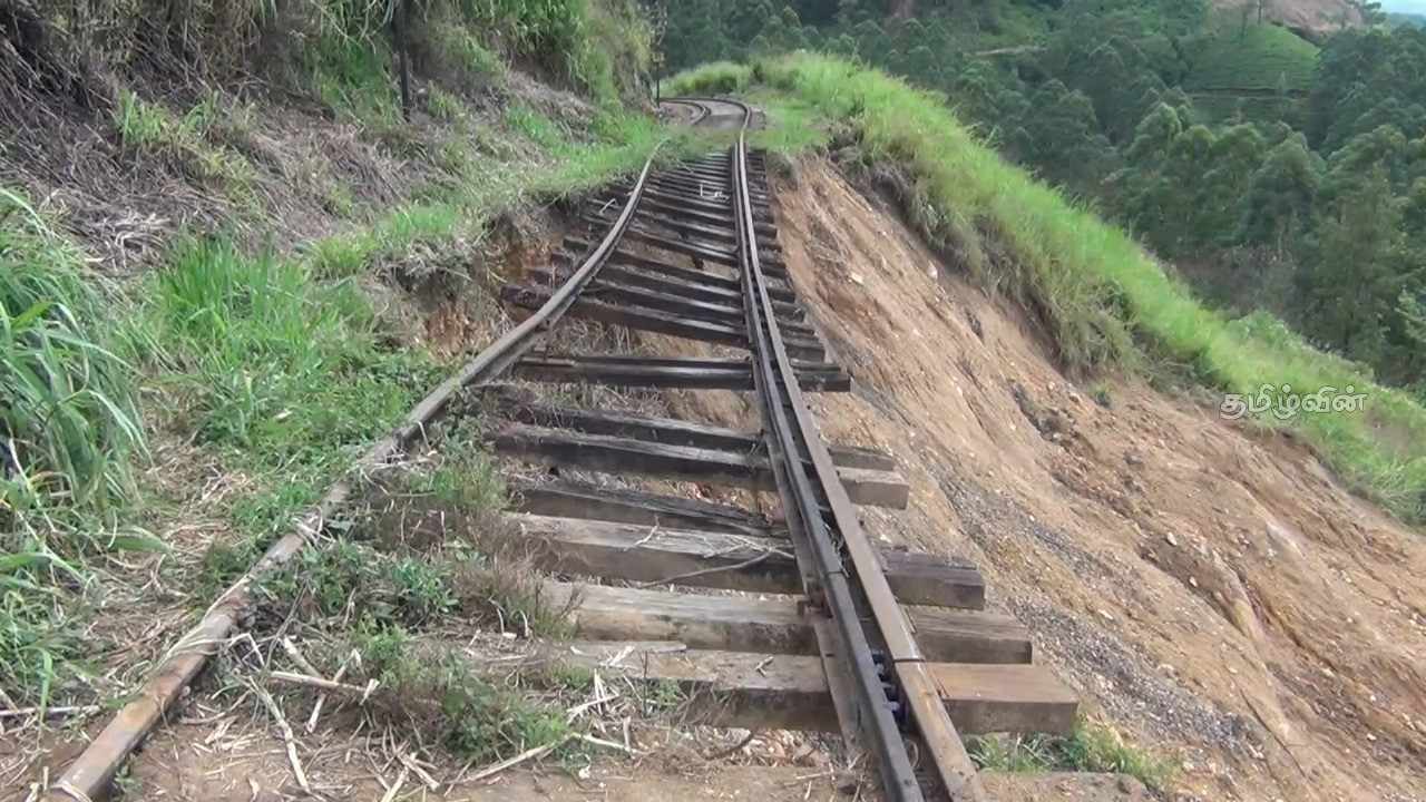 மலையக தொடருந்து பாதையில் ஏற்பட்டுள்ள சிக்கல்கள் 1 Gallery