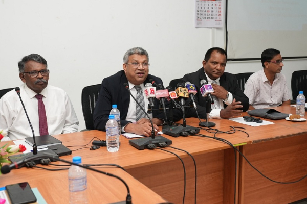 மனிதப் புதைகுழிகள் விசாரணையில் சர்வதேசத்தின் ஆதரவை நாடவுள்ள அரசாங்கம்! | Govt Seek Un Investigation Into Massgraves மனிதப் புதைகுழிகள் விசாரணையில் சர்வதேசத்தின் ஆதரவை நாடவுள்ள அரசாங்கம்! | Govt Seek Un Investigation Into Massgraves