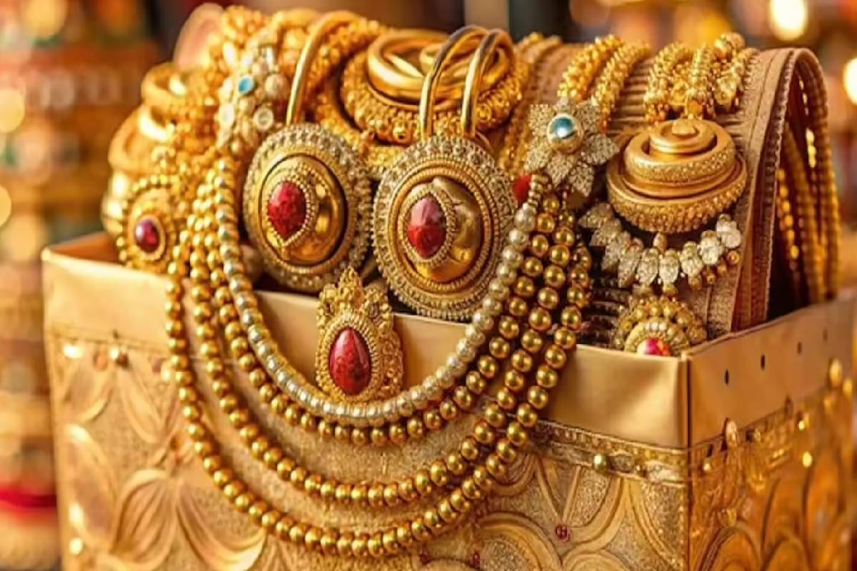 உலக சந்தையில் தங்கத்தின் விலையில் ஏற்பட்ட அதிரடி மாற்றம்! இலங்கையிலும் சடுதியாக அதிகரிக்கவுள்ள விலை | Gold Prices Srilnaka And World Market Increase
