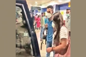 காதலனுடன் காட்டுக்குள் பதுங்கியிருந்த மாணவி மருத்துவமனையில்!