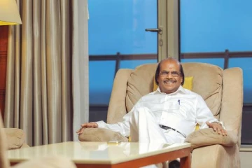 சகோதரரிடம் கடன் வாங்கிய ரூ.5,000... இன்று ரூ.14,000 கோடி நிறுவனத்தின் உரிமையாளர்