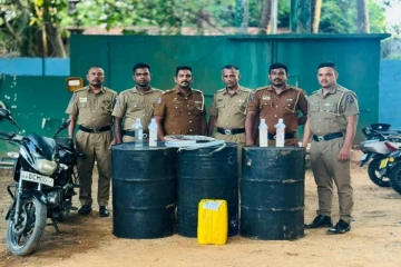 யாழில் கசிப்பு உற்பத்திக்கு முற்றுகை ; 20 லீட்டர் கசிப்புடன் இருவர் கைது