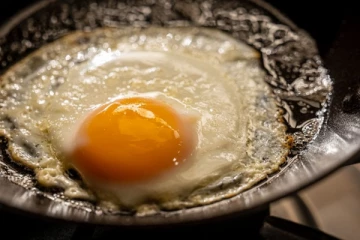 தினமும் முட்டை சாப்பிடுறீங்களா? இதனால் கெட்ட கொலஸ்ட்ரால் அதிகரிக்குமா!