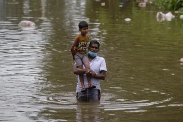 இலங்கையை மிரட்டும் பேய் மழை! நிலச்சரிவில் சிக்கி 22 பலியான சோகம்