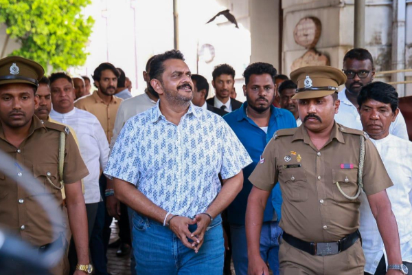 மகிந்த வீட்டில் மற்றுமொருவர் அதிரடியாக கைது! நீதிமன்றம் பிறப்பித்துள்ள உத்தரவு | Shashindra Rajapaksa Arrested By Bribery Officer