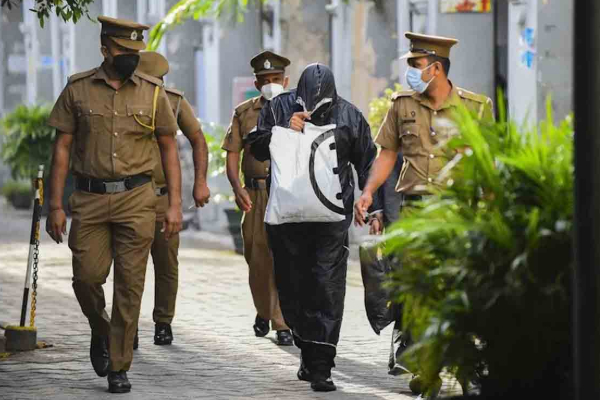 கட்டுநாயக்கவில் அதிரடியாக சுற்றிவளைக்கப்பட்ட மலேசிய பிரஜை...! | Malaysian Citizen Arrested In Katunayake