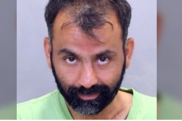 ரொறன்ரோவில் பொது இடத்தில் அநாகரீகமாக நடந்து கொண்டவர் கைது