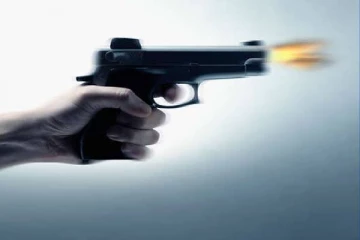 உணவுக்காக தேங்காய் பறிக்க சென்ற இளைஞன் மீது துப்பாக்கிச் சூடு