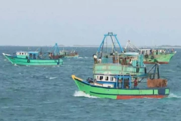 இலங்கை கடற்றொழிலாளர்கள் மீது தாக்குதல் ; நால்வர் மருத்துவமனையில்