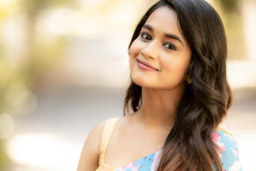 தாராள கிளாமர் காட்டும் பாண்டியன் ஸ்டோர்ஸ் புகழ் நடிகை