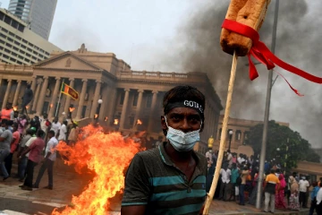 தெற்காசியாவின் வறிய நாடாக மாறிவரும் இலங்கை