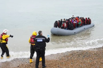 சிறு படகு புலம்பெயர்ந்தோரைக் கண்காணிக்க அதி நவீன ட்ரோன்களை களமிறக்கும் பிரித்தானியா