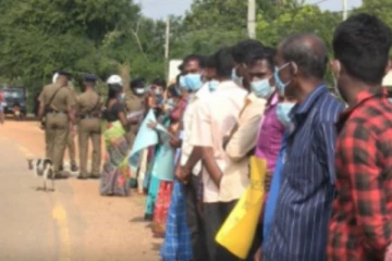பொதுத் தேவைக்கு ஒதுக்கப்பட்ட காணி தனி நபரால் அபகரிப்பு! ஏ9 வீதியில் எதிர்ப்பு போராட்டம்