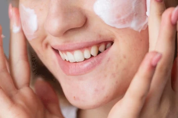 முகம் பளிச்சினு இருக்கனுமா? தினமும் நைட் இதை செய்யுங்க போதும்!