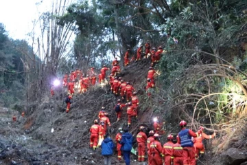 சீன விமான விபத்து தொடர்பில் நீடிக்கும் மர்மம்!