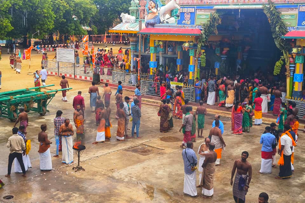 யாழ் - நயினை நாகபூசணி அம்மன் ஆலயத்தில் அலைகடலென திரண்ட பக்தர்கள்!(Photos) | Devotees Gathered At Naina Nagabhusani Amman