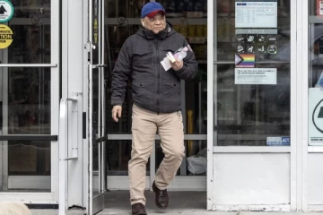 ஒன்லைனில் விஷம் வாங்கி தற்கொலை செய்துகொண்ட பிள்ளைகள்: கனடா பொலிசார் மீது பெற்றோர் குற்றச்சாட்டு