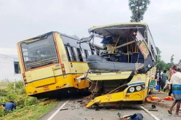 சிவகங்கையில் பேருந்து நேருக்கு நேர் மோதி விபத்து - 11 பேர் உயிரிழப்பு