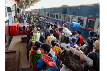 தீயாய் பரவிய வீடியோ...சொந்த ஊருக்கு கிளம்பிய வட மாநிலத்தவர்கள் - ரயில் நிலையத்தில் வழியும் கூட்டம்