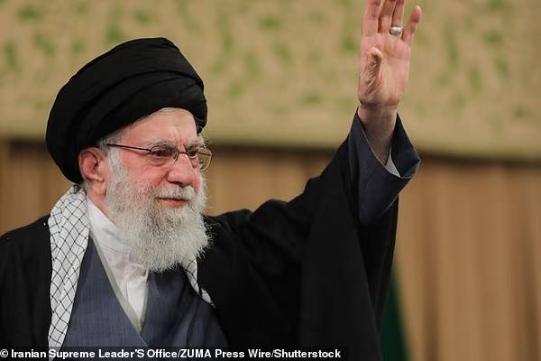 களமிறங்கிய இராணுவம்... ஈரானில் நூற்றுக்கணக்கானோர் கொல்லப்பட்டிருக்கலாம் என்று அச்சம் | Hundreds Of Protesters Killed In Iran களமிறங்கிய இராணுவம்... ஈரானில் நூற்றுக்கணக்கானோர் கொல்லப்பட்டிருக்கலாம் என்று அச்சம் | Hundreds Of Protesters Killed In Iran