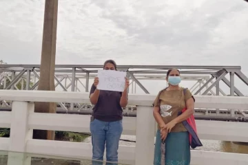 கோட்டபாய அரசுக்கு எதிராக தாயும் மகளும் தனித்து போராட்டம்