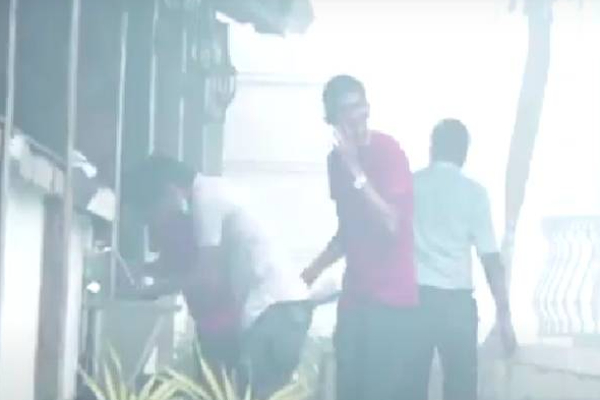 பேராதனை பல்கலைக்கழக மாணவர்கள் மீது கண்ணீர் புகைக்குண்டு தாக்குதல்! | Peradeniya University Students Tear Gas Fired