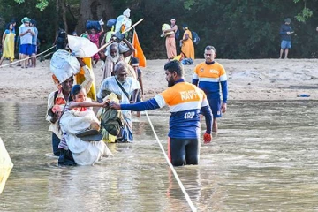 முருக பக்தர்களுக்கு உதவிய கடற்படையினர்