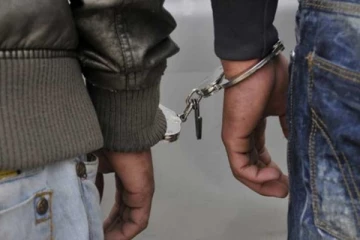 திடீர் சுற்றிவளைப்பில் அதிரடியாக கைது செய்யப்பட்ட இரு வர்த்தகர்கள்