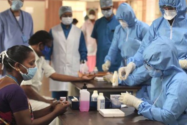 இரு மடங்காக எகிறும் கொரோனா பரவல்; முகக்கவசம் அவசியம் - மக்களே உஷார்! - தமிழ்நாடு