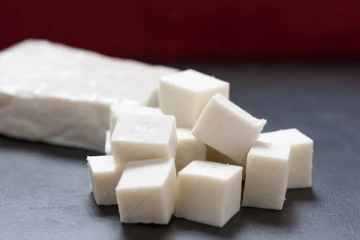 எடை குறைக்க நினைப்பவர்கள் பன்னீர் சாப்பிடலாமா?