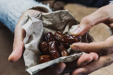 ஆண்கள் தினமும் ஒரே ஒரு பேரிச்சம் பழம் சாப்பிடுங்க…நீரிழிவு நோயாளிகளே எச்சரிக்கை!